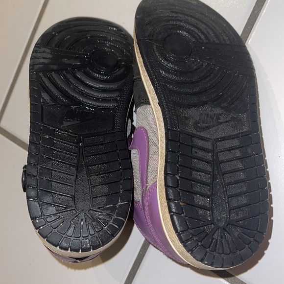 Nike kids running shoes 3/$20 - Picture 5 of 6